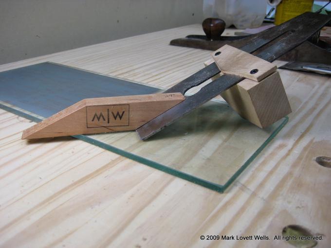 https://www.mwells.org/img/woodworking/sharpening/single-point-honing-jig/homemade-honing-guide22d1.full_hu74f6c41948cf49af04c8f1fc536be22e_337373_714x510_fit_q75_lanczos.jpg